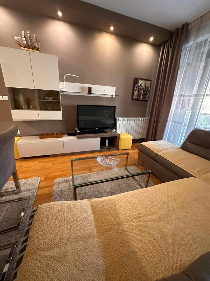 Dono Apartment スコピエ エクステリア 写真